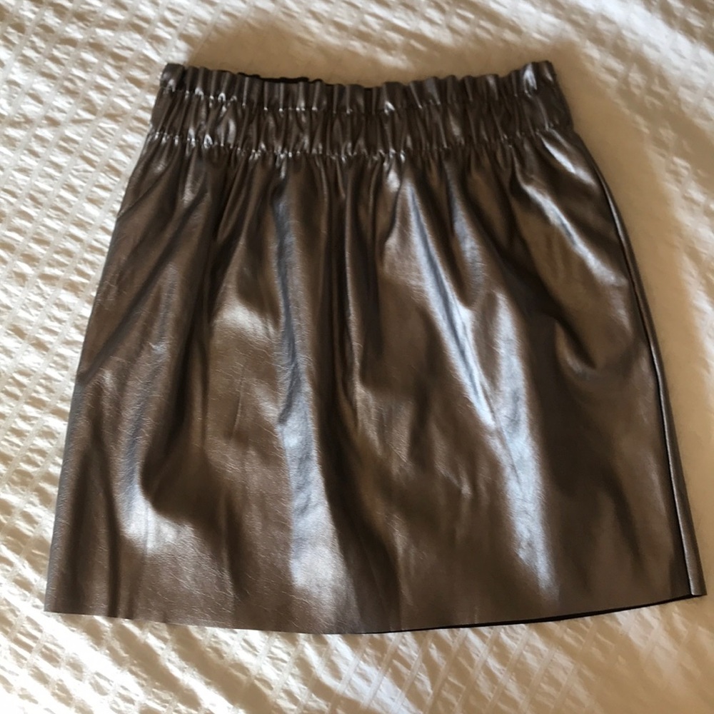 Metallic mini skirt. NWT !